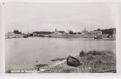 18277 Gezicht op Vreeswijk, vanaf de overzijde van de Lek.N.B. De gemeenten Jutphaas en Vreeswijk zijn per 1 juli 1971 ...